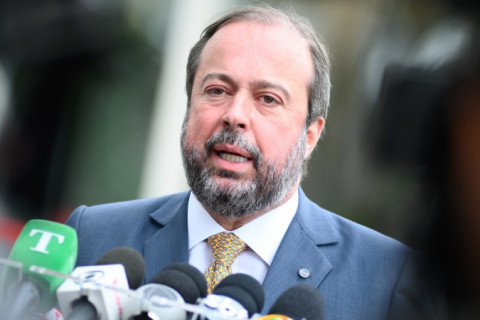 ‘Não houve falta de energia, mas um problema na infraestrutura’, diz ministro de Minas e Energia sobre apagão