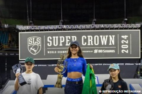 Rayssa Leal vence no fim e se torna tricampeã mundial de skate street