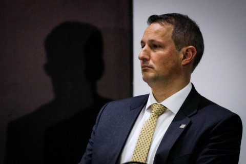 Derrite vai se licenciar para relatar PL que equipara facções a terroristas