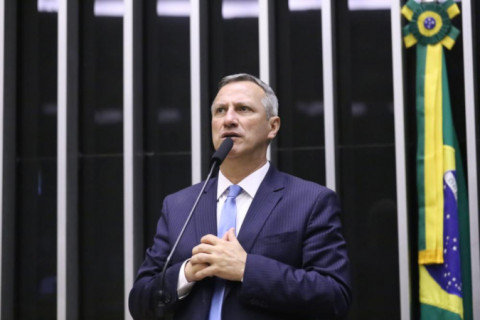 Oposição reage à decisão monocrática de Gilmar Mendes: ‘Ministro não pode anular a Constituição sozinho’