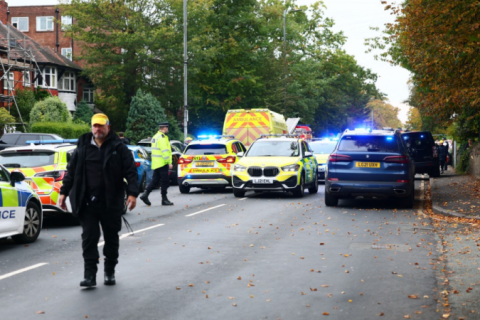 Ataque a sinagoga deixa quatro feridos em Manchester