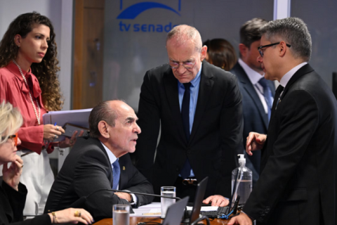 CCJ do Senado aprova novo Código Eleitoral e inclui voto impresso no texto