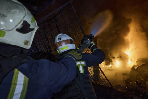 Ataque russo atinge hospital na Ucrânia às vésperas de reunião entre Trump e Zelensky