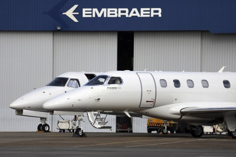 49 jatos: o acordo histórico de gigantes internacionais para a compra de aeronaves da Embraer