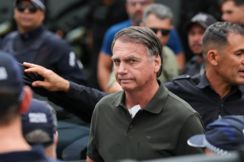 Defesa de Bolsonaro pede a Moraes autorização para cirurgia no ombro