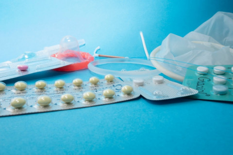 Estudo revela aumento do risco de câncer de mama com uso de DIUs hormonais