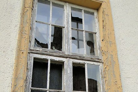 Sempre seremos vidraça.