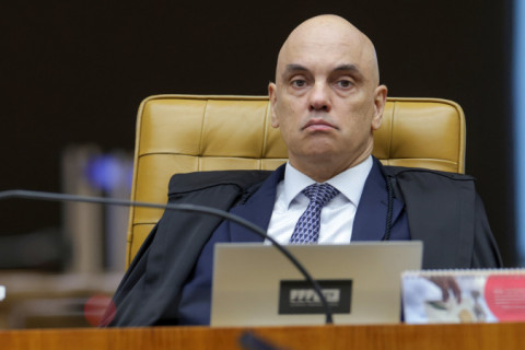 Moraes dá 24 horas para defesa de Bolsonaro explicar vídeo de Eduardo nos EUA