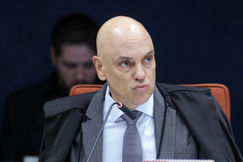 Moraes abre inquérito contra Flávio Bolsonaro por post contra Lula