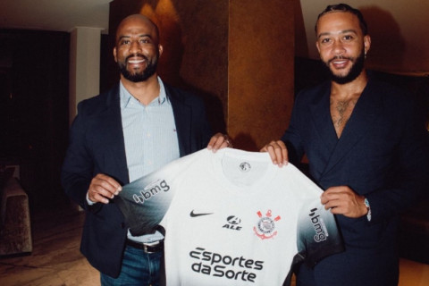 Memphis Depay é o novo atacante do Corinthians