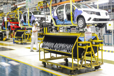 Setor automotivo comemora crescimento de 8,8% nas vendas em 2023, mas cobra juro menor para financiamentos