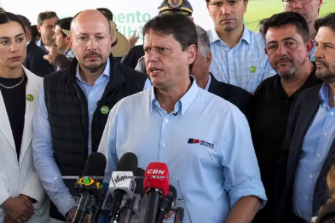 Tarcísio chama de 'sem sentido' tarifa de 25% dos EUA sobre produtos brasileiros