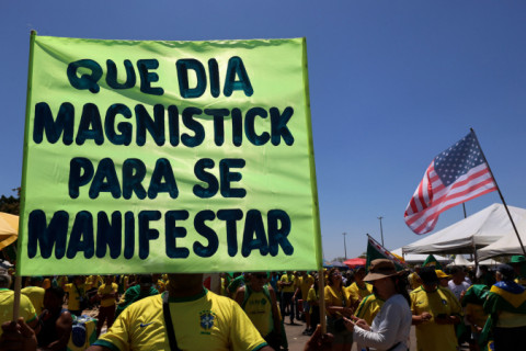 Após condenação de Bolsonaro, filhos e aliados contam com reação de Trump para pressionar Congresso e STF