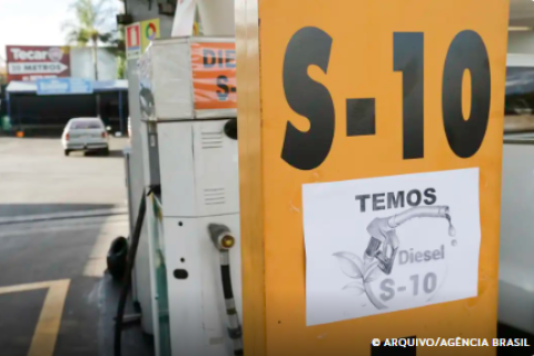 Petrobras ajusta preços do diesel para R$ 1,12