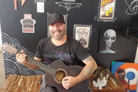 Familiares e amigos de Mingau, do Ultraje a Rigor, pedem doações de sangue