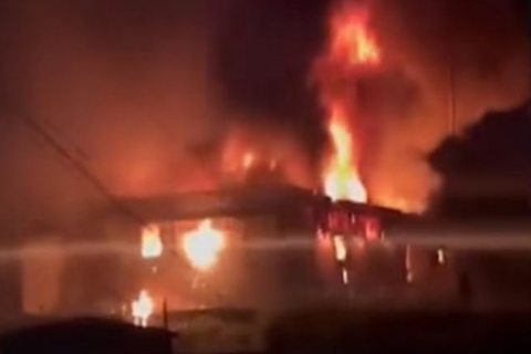 Incêndio de grandes proporções atinge fábrica de velas em Mauá, na Grande SP