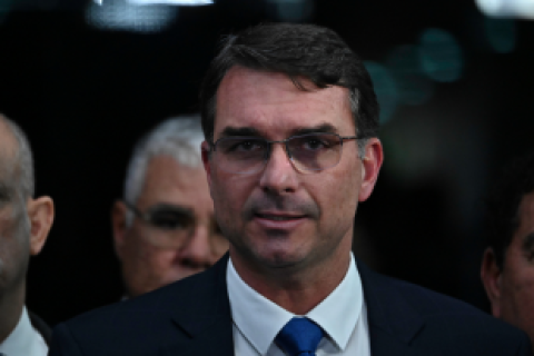 Decisão de Trump sobre PCC e CV fortalece Flávio e minimiza crise com Vorcaro, avaliam aliados