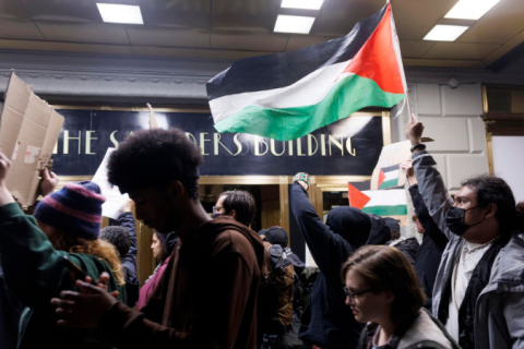 Manifestantes atacam embaixadas de Israel e EUA em ao menos cinco países