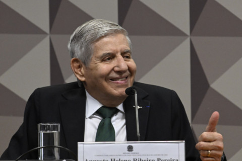 General Heleno diz que ‘não tem condições’ de falar sobre atos do 8 de Janeiro porque já estava fora do governo