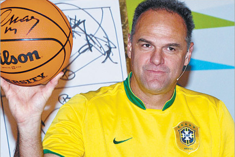 Morre Oscar Schmidt, lenda do basquete brasileiro e mundial