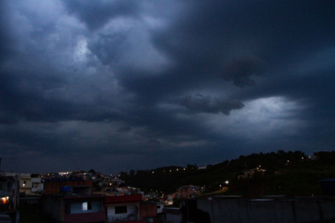 Defesa Civil de São Paulo alerta para pancadas de chuva na véspera de Natal