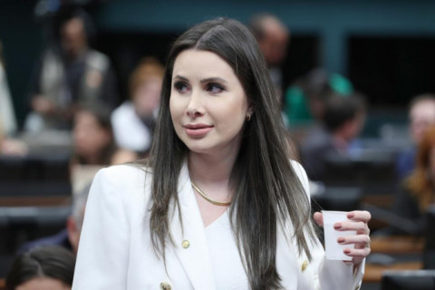 Aluna de Olavo e contra vacina obrigatória: saiba quem é Caroline de Toni, nova presidente da CCCJ