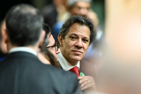 Governo discute desoneração da folha com líderes partidários nesta terça-feira