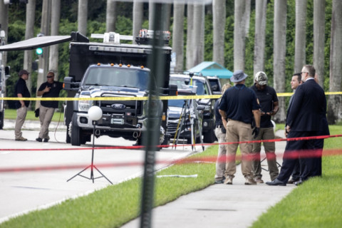 Homem que vigiou Trump com rifle em campo de golfe é acusado de tentativa de assassinato