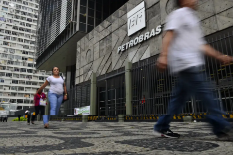Petrobras abre concurso com mais de 6.400 vagas em sete Estados
