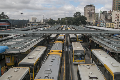 Sindicalista é preso após esvaziar pneus de ‘vários ônibus’ durante protesto em SP