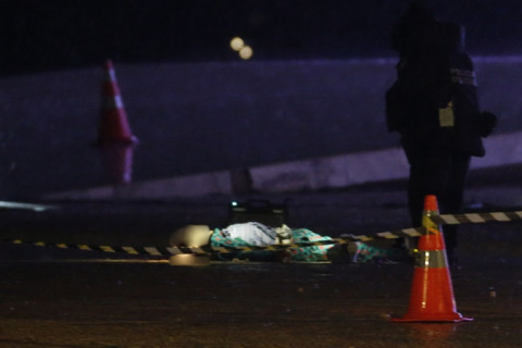 Corpo de autor de ataque em Brasília é retirado da Praça dos Três Poderes