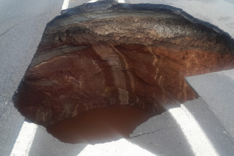 Obras de reparo após cratera na Marginal Tietê ainda não foram concluídas