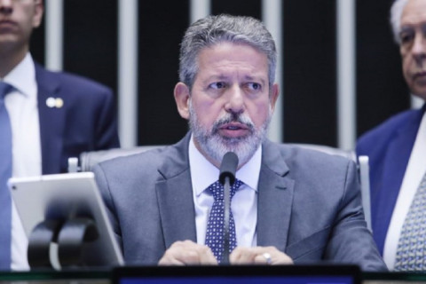 Lira diz que relatora do projeto de lei sobre aborto será ‘uma mulher, de centro e moderada’