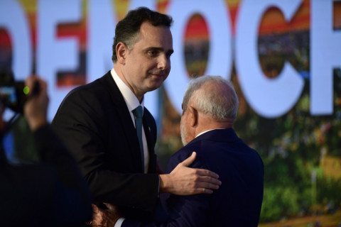 Governo envia ao Congresso PL da reoneração da folha para 17 setores