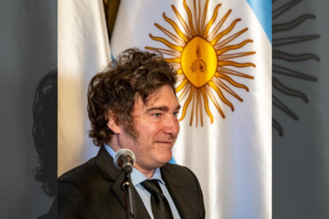 Argentina proíbe cirurgias de redesignação sexual e hormonização em menores