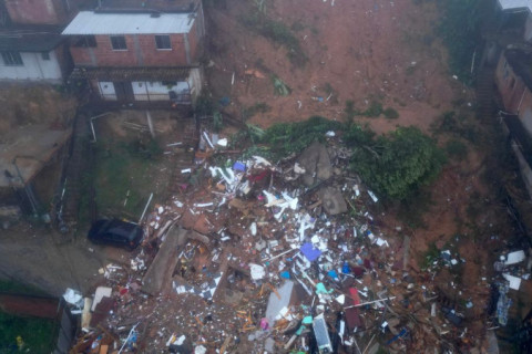 Sobe para 23 o número de mortos por chuvas no Rio de Janeiro e Espírito Santo