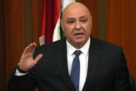 Presidente libanês pede apoio a aliados para defender soberania do país após bombardeio israelense