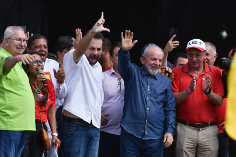Lula e Boulos são multados por propaganda eleitoral antecipada em evento do 1º de Maio