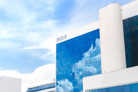 Isolado após prisões, ex-dirigente investigado no caso INSS avalia colaboração premiada