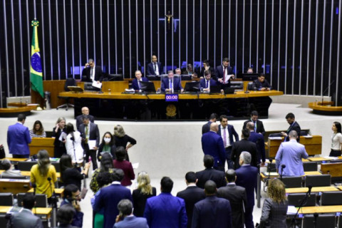 Veja como cada deputado votou no texto que altera Lei da Ficha Limpa