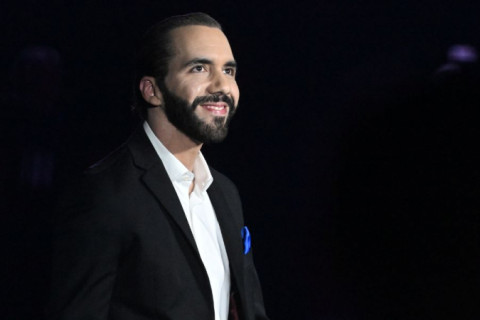 El Salvador aceitará deportados de qualquer nacionalidade e presos americanos em acordo inédito com EUA