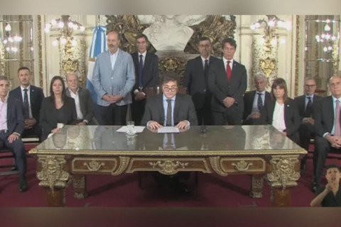 Milei anuncia ‘megadecreto’ que revoga mais de 300 medidas e desregula economia da Argentina