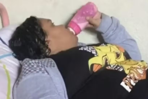 Mulher de 37 anos que fingia ter 12 anos é denunciada pelo Ministério Público em Santa Catarina