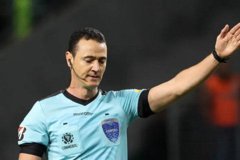 Colombiano que apitou títulos de brasileiros na Libertadores será o árbitro da final entre Fluminense e Boca Juniors
