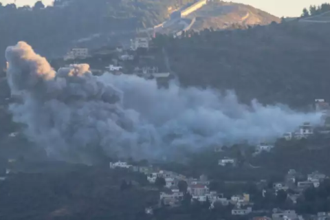 Israel lança maior bombardeio contra o Líbano desde início da guerra e mata comandante da força de elite do Hezbollah