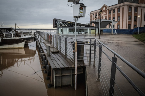 Nível do Guaíba está acima da cota de alerta no Rio Grande do Sul