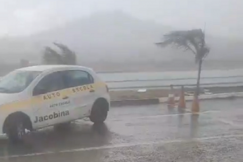 Duas crianças morrem durante fortes chuvas na Bahia