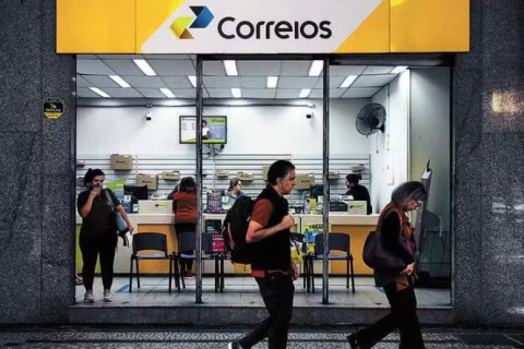 Trabalhadores dos Correios entram em greve nacional por tempo indeterminado