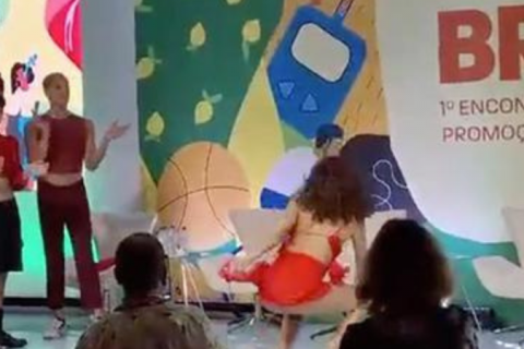 Ministra da Saúde exonera diretor responsável por dança ‘inapropriada’ em evento