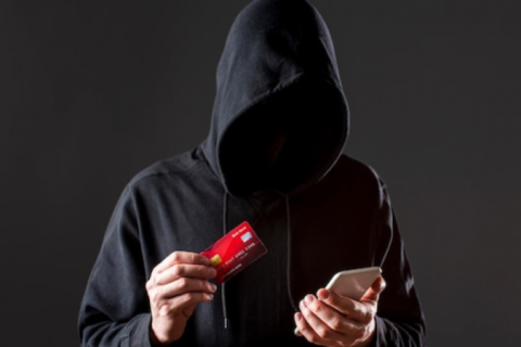 Mais de 40 milhões de brasileiros foram vítimas de golpes financeiros em 12 meses